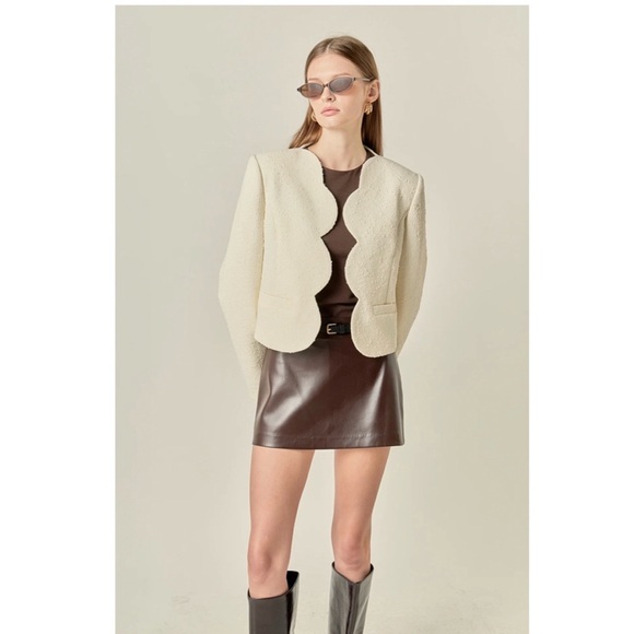 English Factory Jackets & Blazers - English Factory Ivory Scallop Edge Textured Blazer Jacket Top M